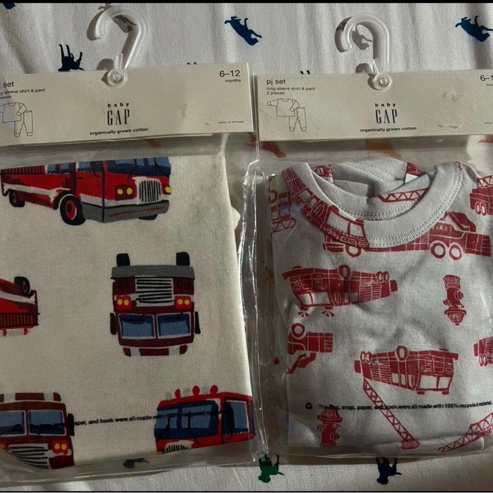 GAP Baby Red and White Fire Truck Pajama Set. Organic cotton. 6-12 months